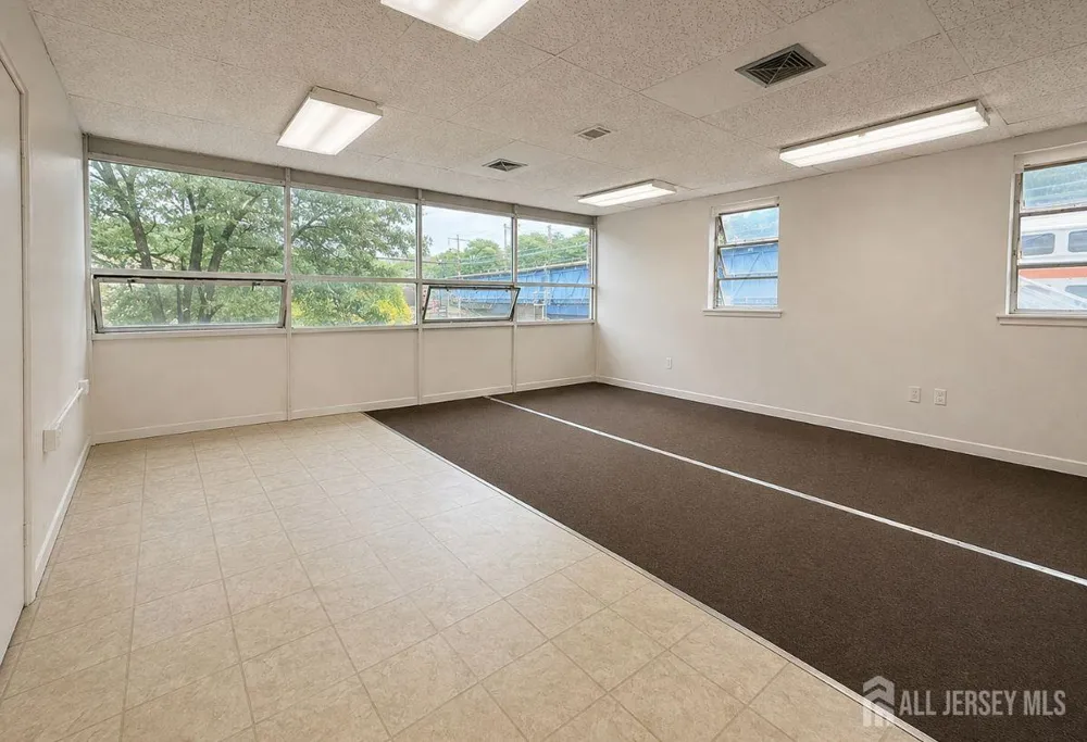 385-389 Main Street Metuchen, NJ 08840