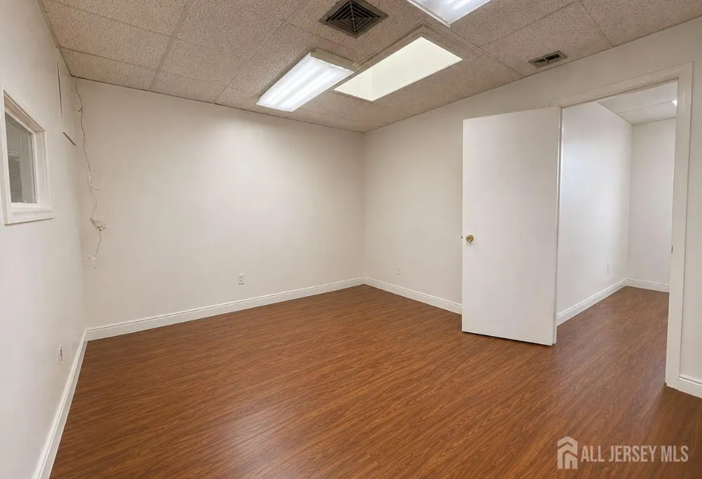 385-389 Main Street Metuchen, NJ 08840