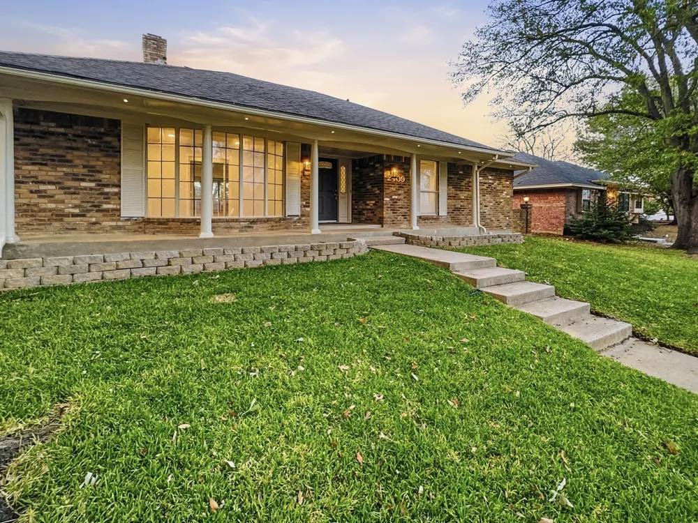 2409 Castle Street Irving, TX 75038