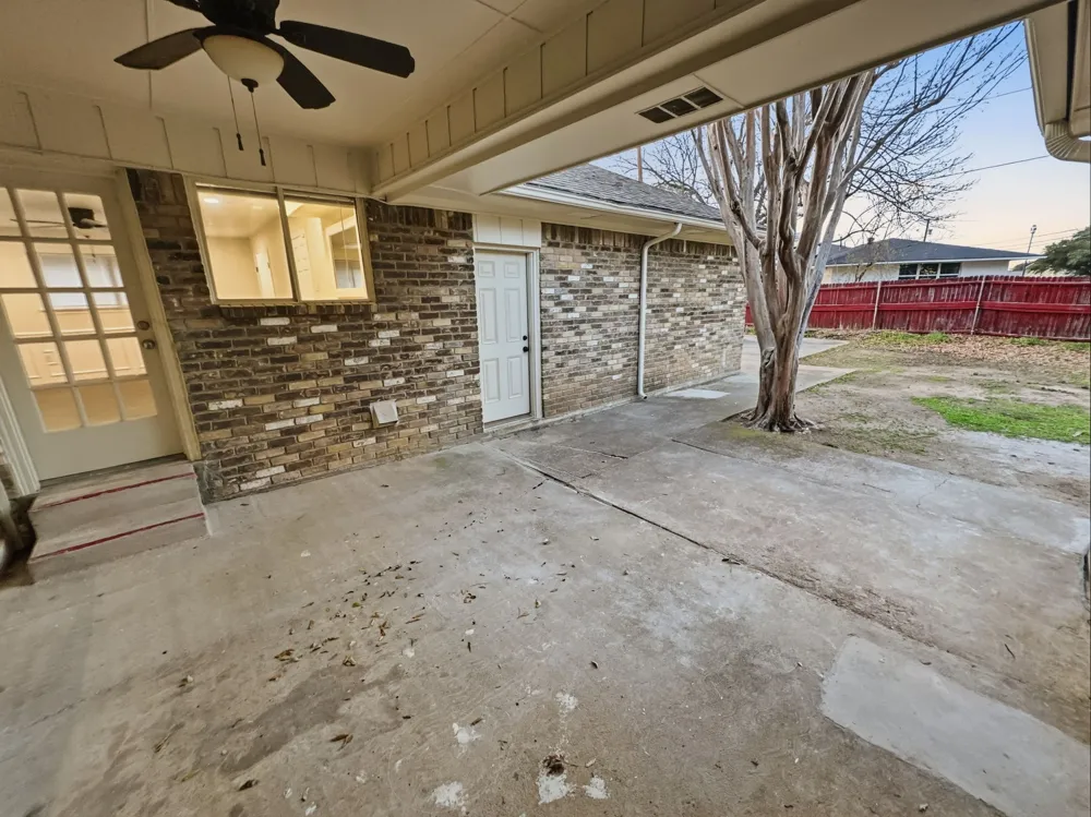 2409 Castle Street Irving, TX 75038