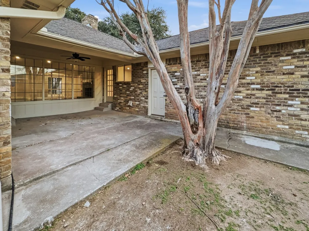 2409 Castle Street Irving, TX 75038