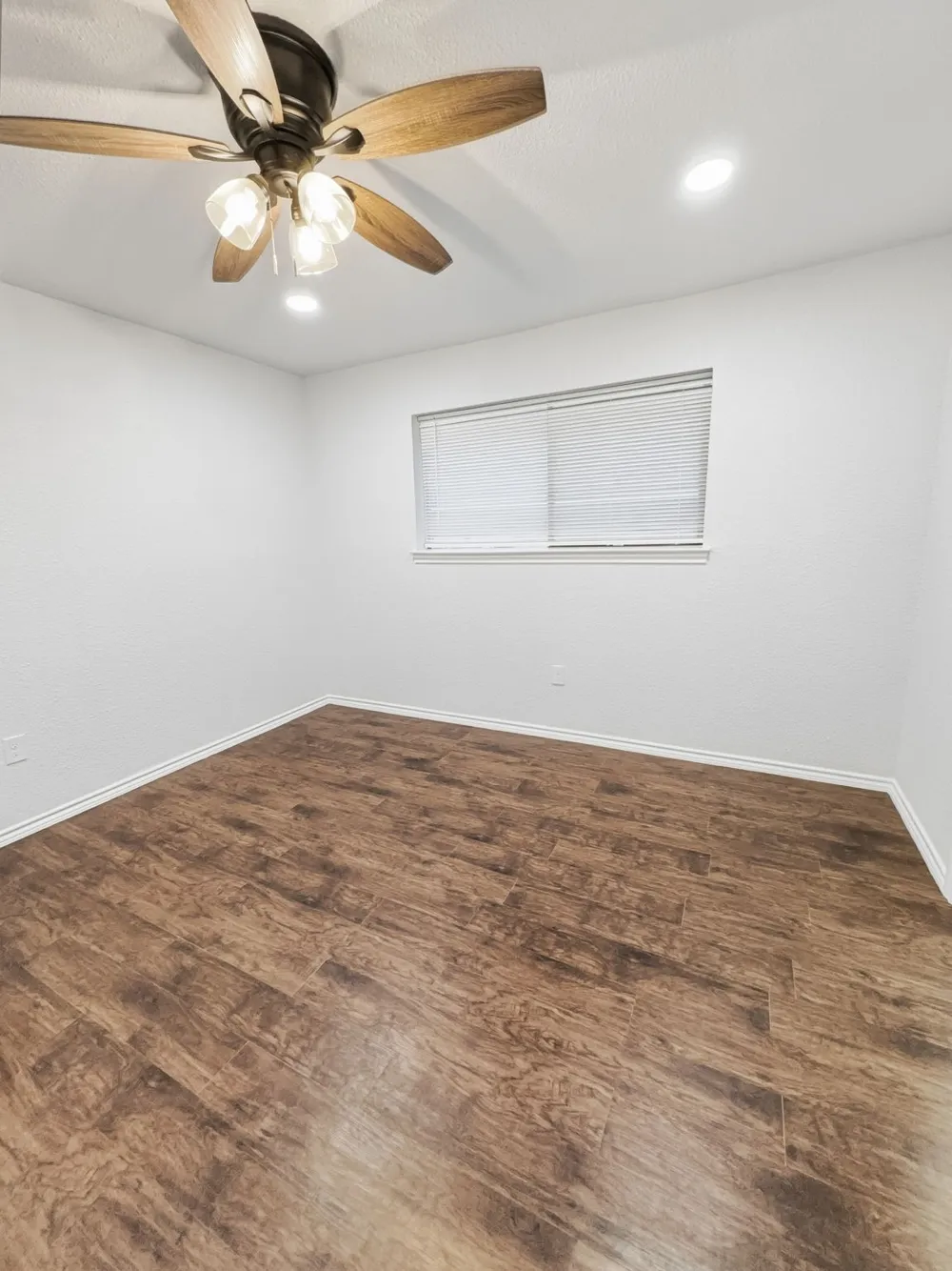 2409 Castle Street Irving, TX 75038