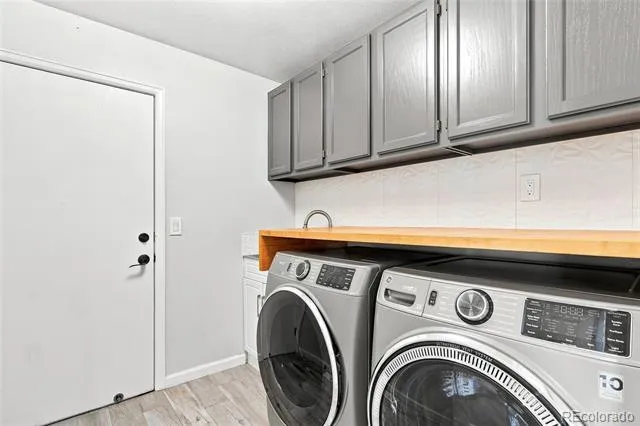 1721 E Phillips Avenue Centennial, CO 80122