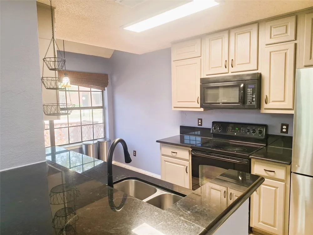 408 Santa Fe Trail #61 Irving, TX 75063