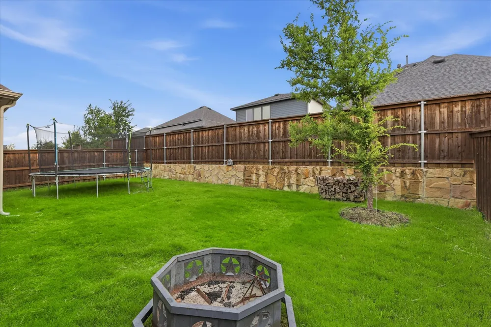 2637 Basswood Drive Northlake, TX 76226