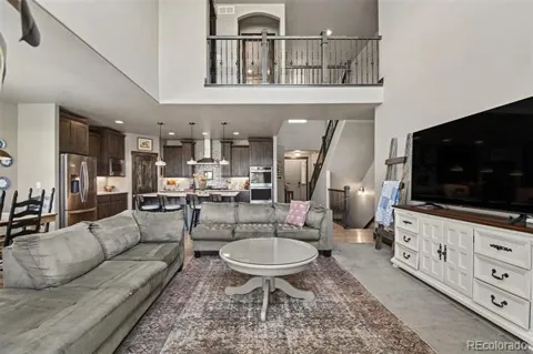 1833 Castle Hill Drive