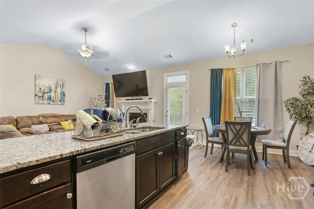 305 Coconut Drive Bloomingdale, GA 31302
