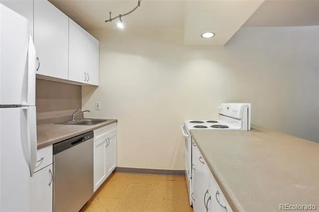 2707 Valmont Road #211B Boulder, CO 80304