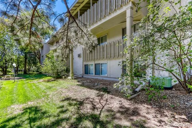 2707 Valmont Road #211B Boulder, CO 80304