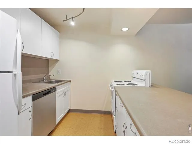 2707 Valmont Road #211B Boulder, CO 80304