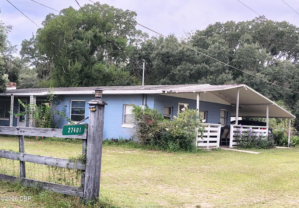 27401 Main Avenue Okahumpka, FL 34762