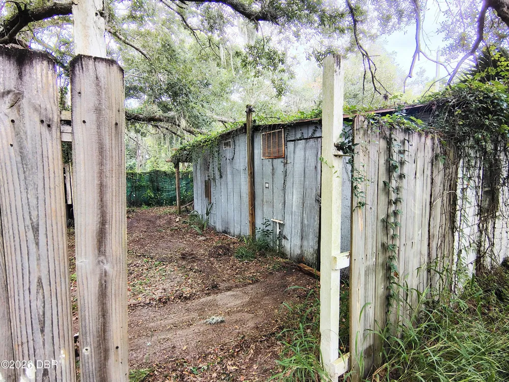 27401 Main Avenue Okahumpka, FL 34762