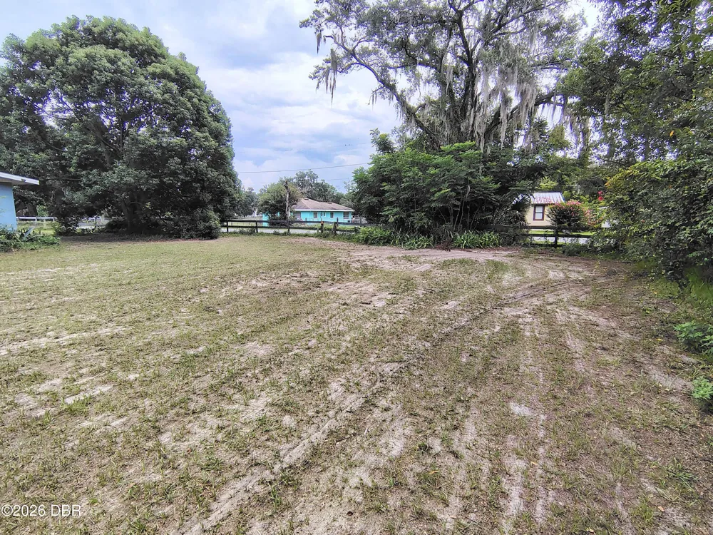 27401 Main Avenue Okahumpka, FL 34762
