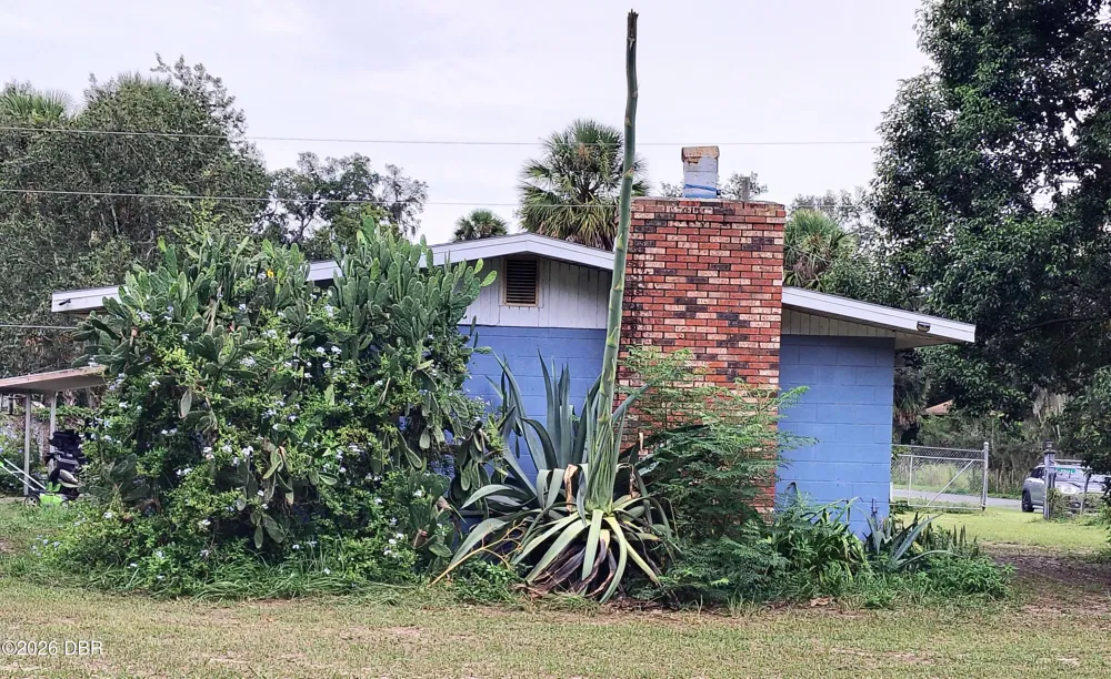 27401 Main Avenue Okahumpka, FL 34762