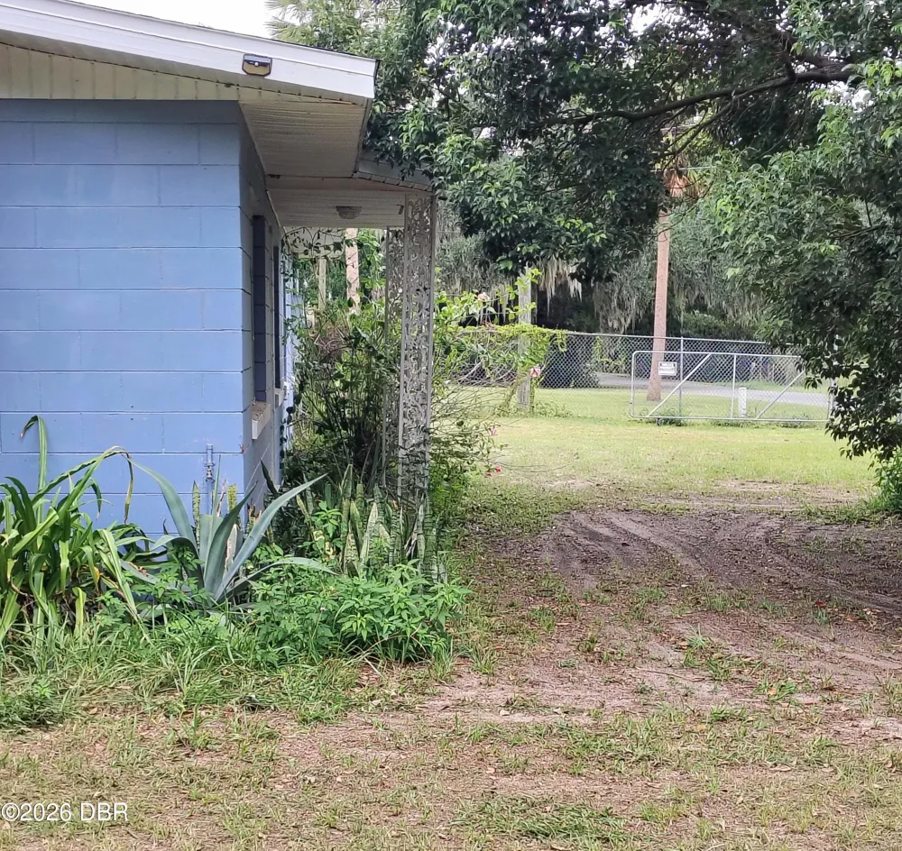 27401 Main Avenue Okahumpka, FL 34762