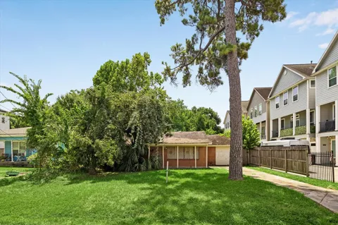 1240 W 26th Street
