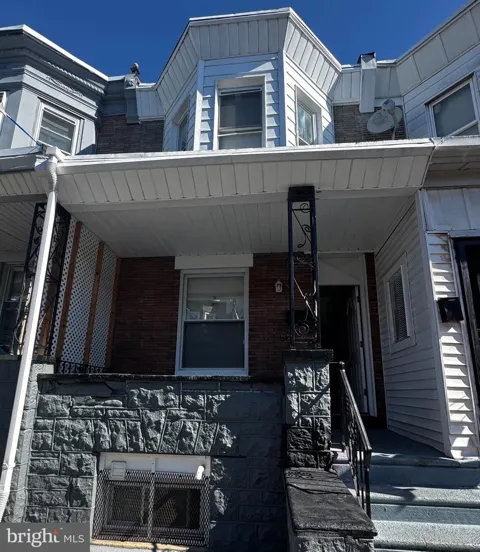 625 E THAYER STREET