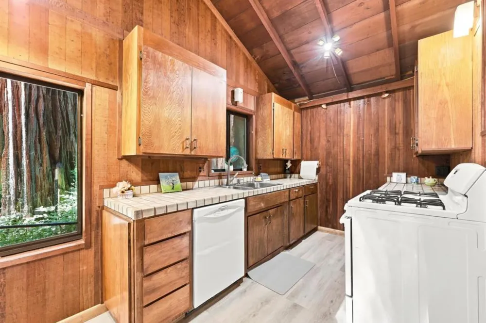 300 Teilh Drive Boulder Creek, CA 95006