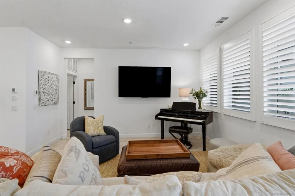 11321 Jacob Ln San Diego, CA 92129
