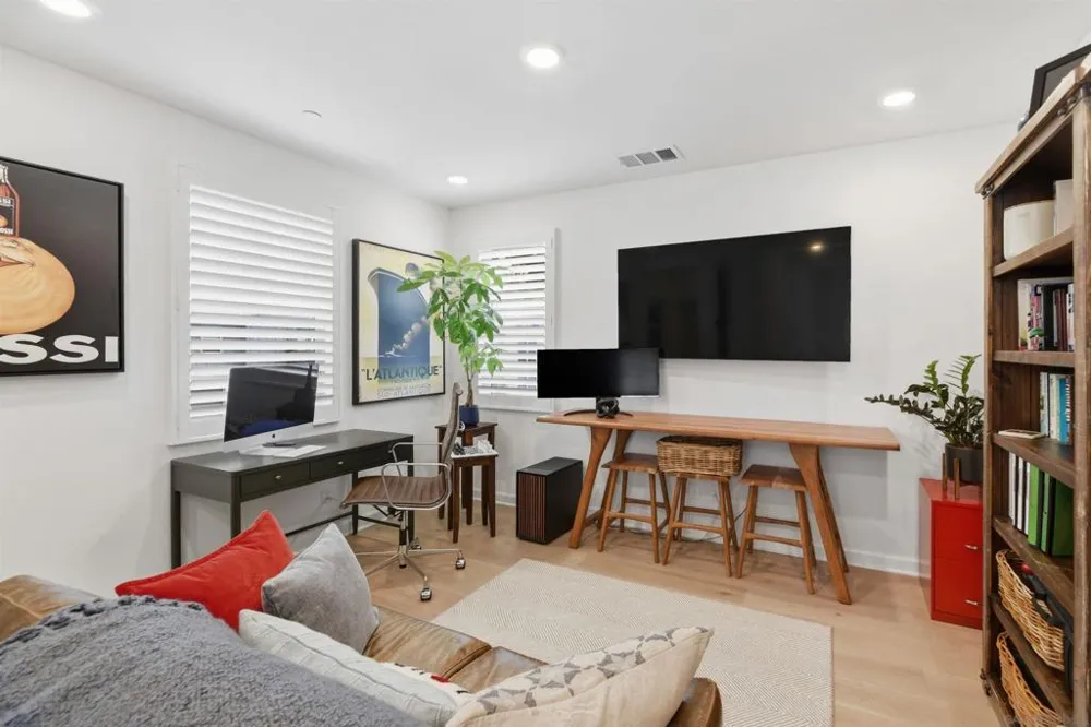 11321 Jacob Ln San Diego, CA 92129