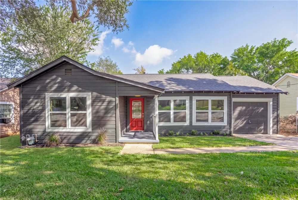 805 E Tom Green Street Brenham, TX 77833