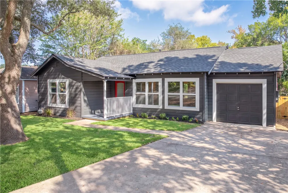 805 E Tom Green Street Brenham, TX 77833