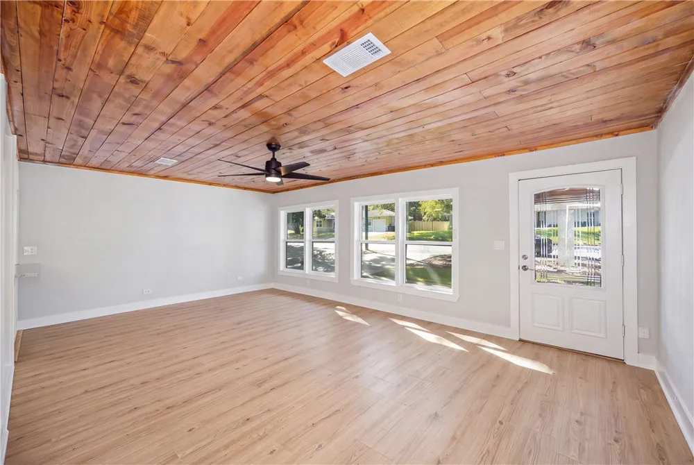 805 E Tom Green Street Brenham, TX 77833