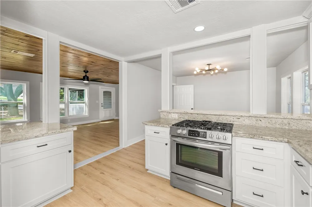 805 E Tom Green Street Brenham, TX 77833