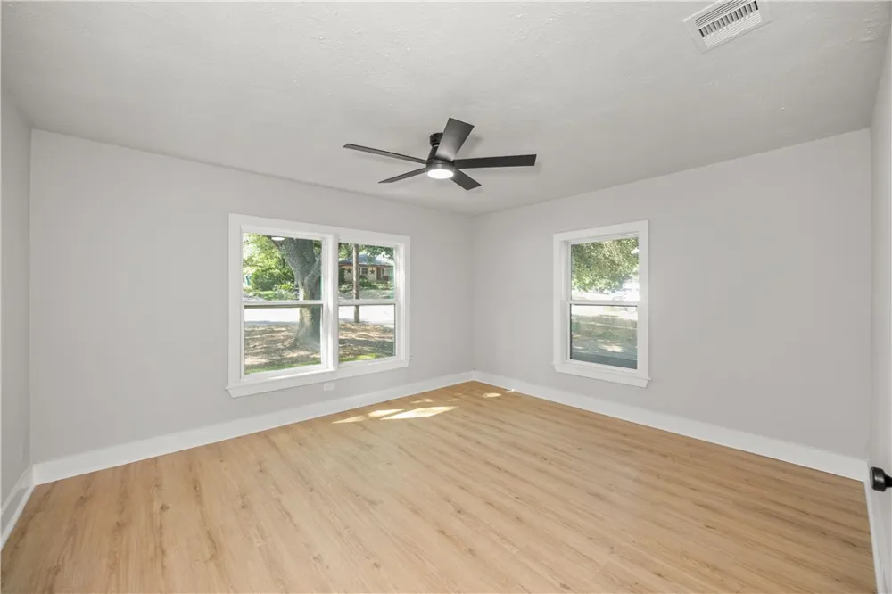 805 E Tom Green Street Brenham, TX 77833