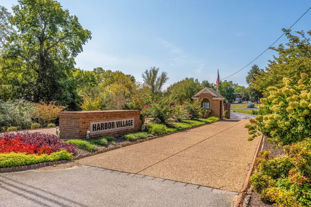 333 Harbor Village Dr Madison, TN 37115