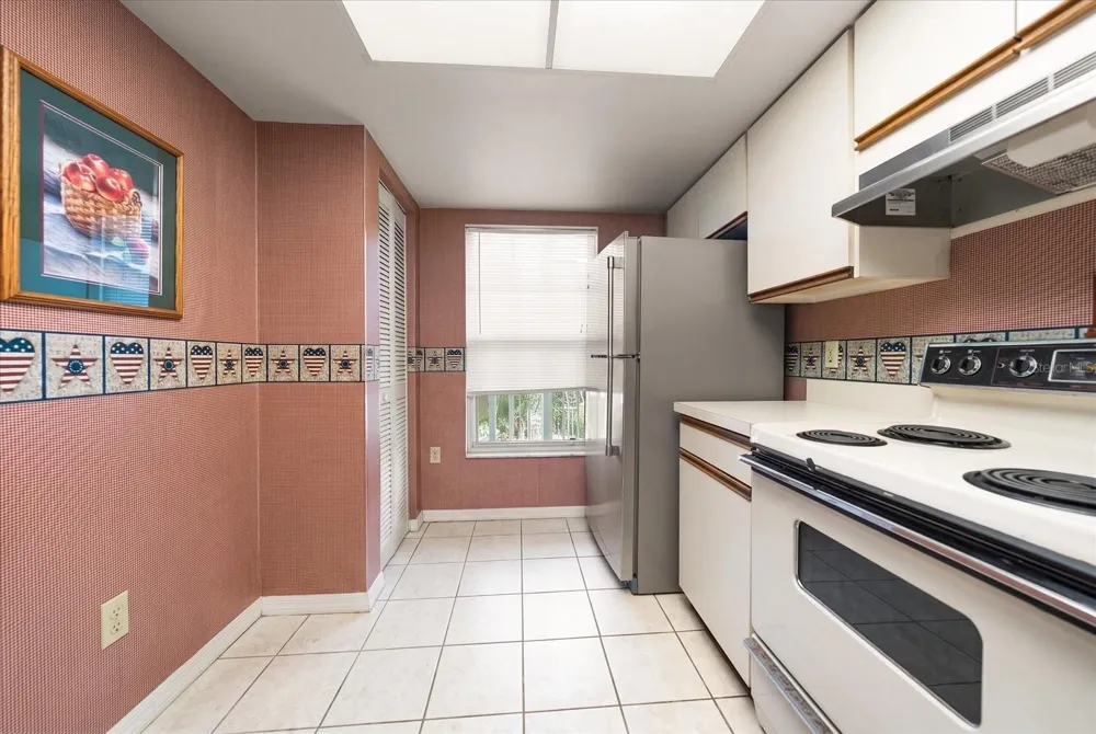 330 PROMENADE DRIVE #206 Dunedin, FL 34698