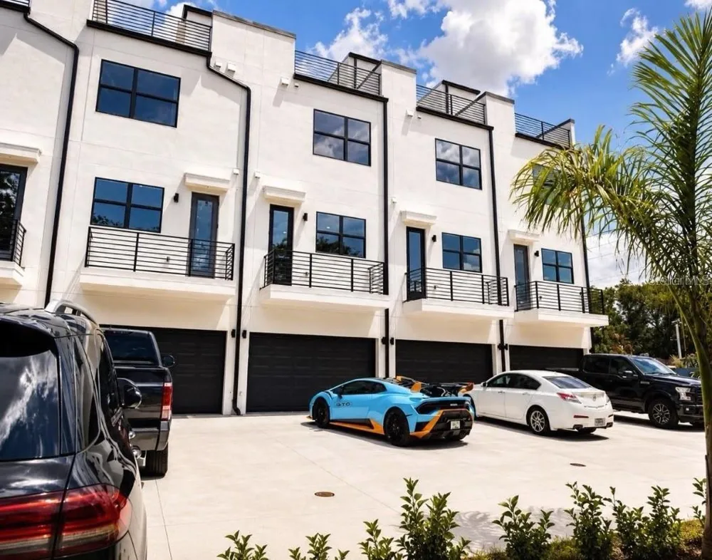 373 13TH ST N St Petersburg, FL 33705