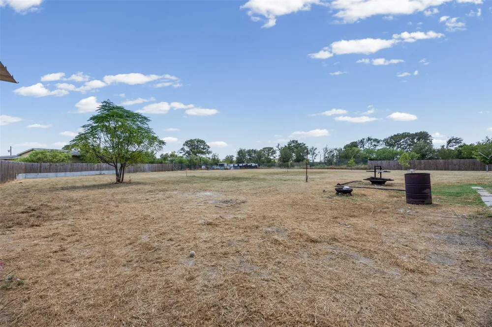 138 Double C Drive Cedar Creek, TX 78612