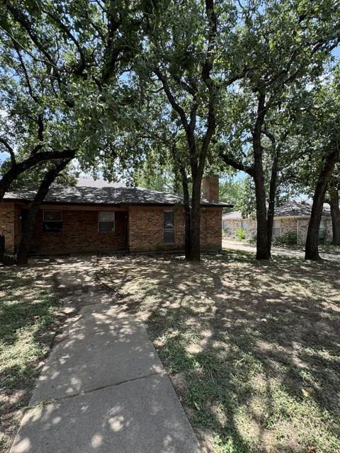 7004 Lincoln Drive