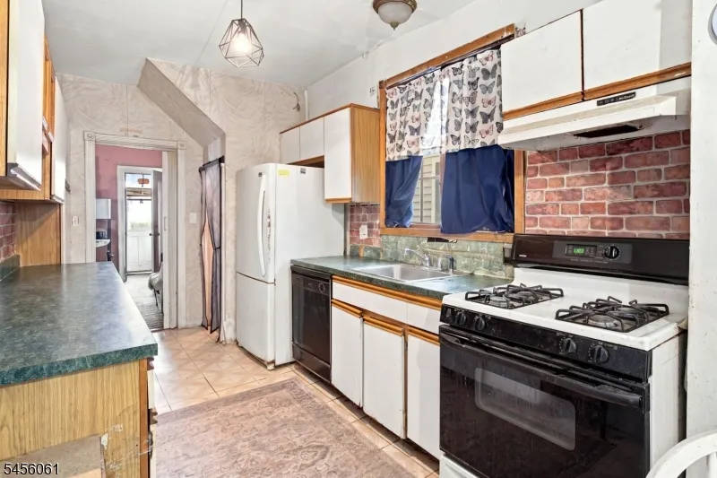 1455 Clinton Ave Irvington, NJ 07111
