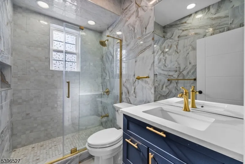 45 Dietrich Ln North Haledon, NJ 07508