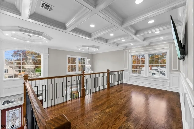 45 Dietrich Ln North Haledon, NJ 07508