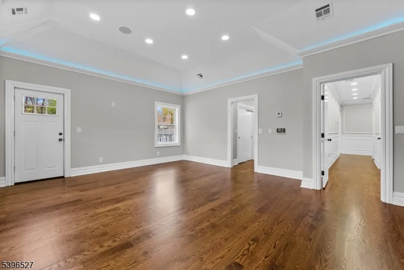 45 Dietrich Ln North Haledon, NJ 07508
