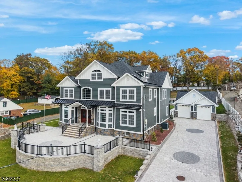 45 Dietrich Ln North Haledon, NJ 07508