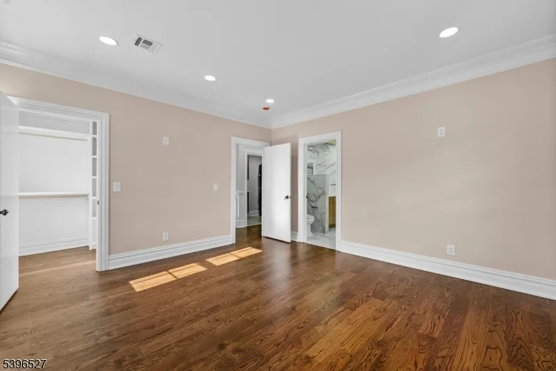 45 Dietrich Ln North Haledon, NJ 07508