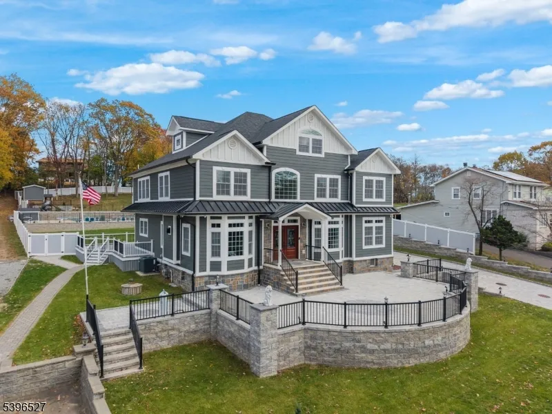 45 Dietrich Ln North Haledon, NJ 07508
