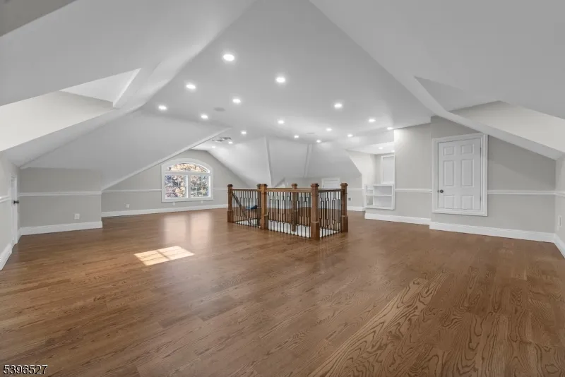 45 Dietrich Ln North Haledon, NJ 07508
