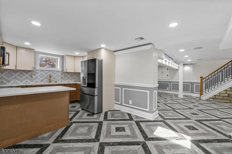 45 Dietrich Ln North Haledon, NJ 07508