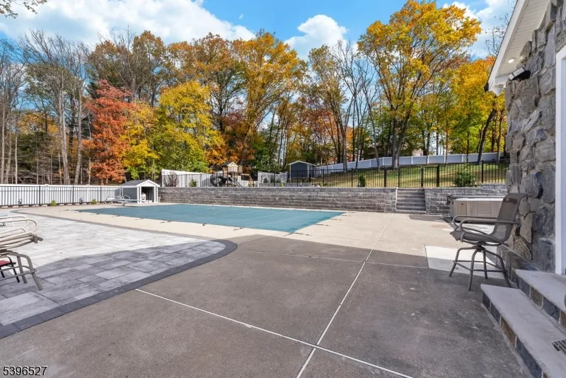 45 Dietrich Ln North Haledon, NJ 07508
