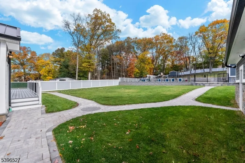 45 Dietrich Ln North Haledon, NJ 07508
