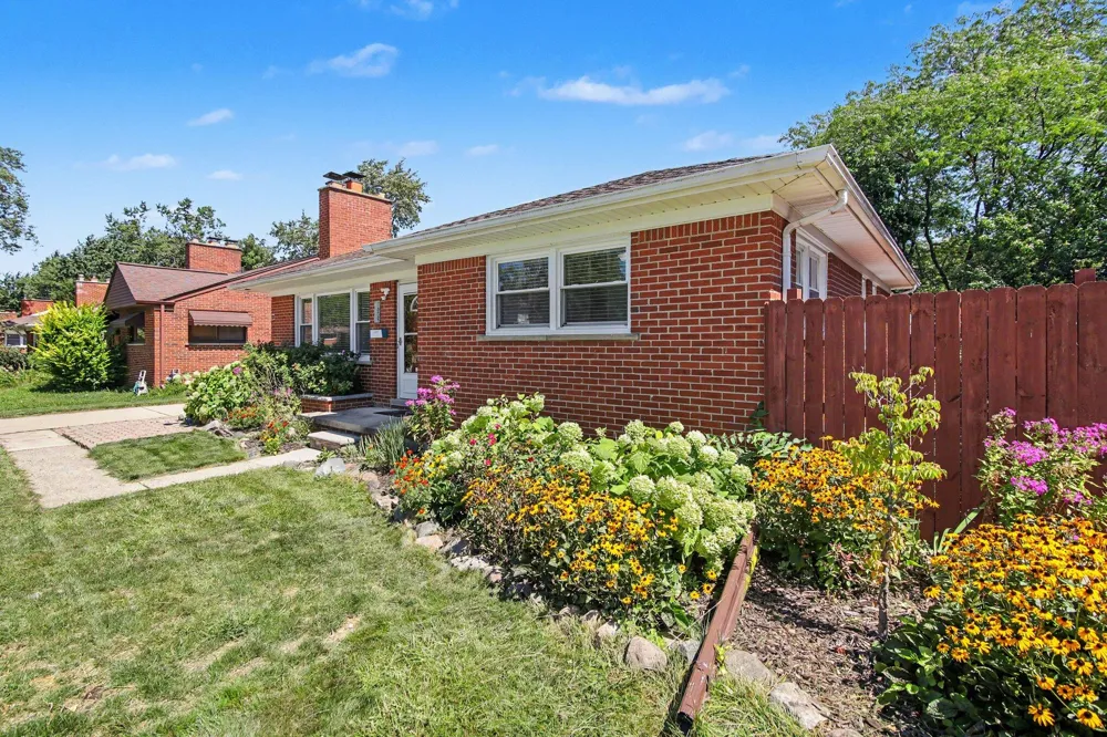 1609 Marian Avenue Ann Arbor, MI 48103
