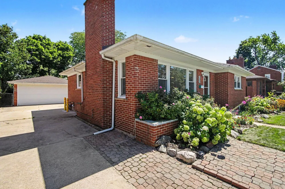 1609 Marian Avenue Ann Arbor, MI 48103