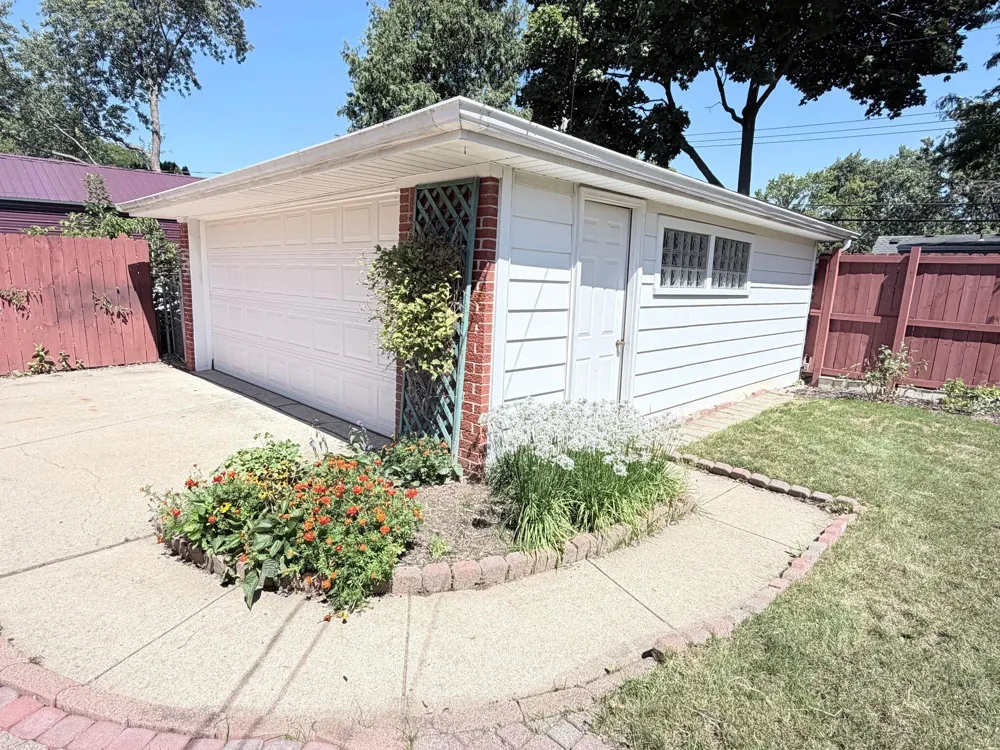 1609 Marian Avenue Ann Arbor, MI 48103