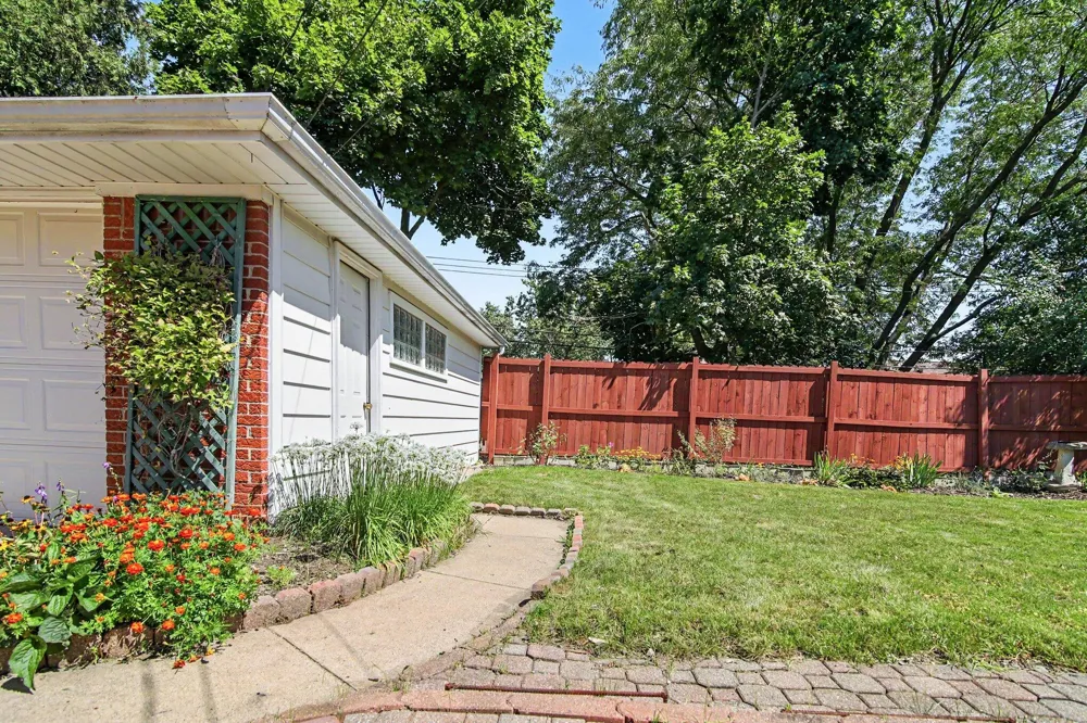 1609 Marian Avenue Ann Arbor, MI 48103