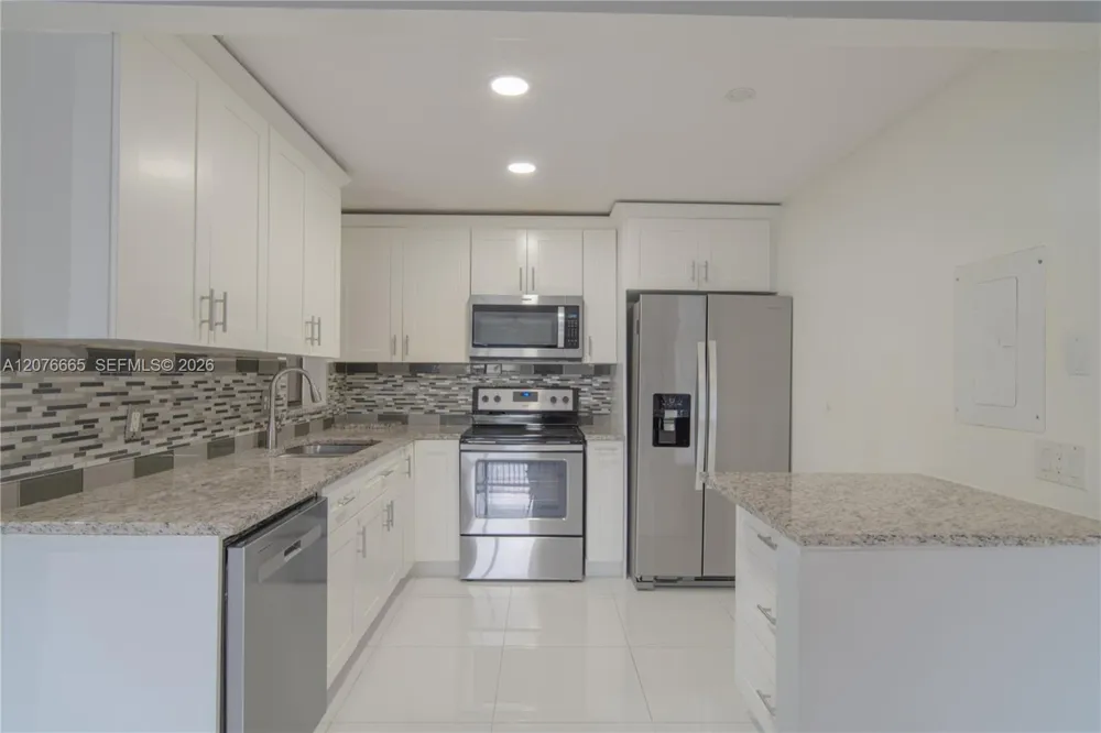 3745 Cocoplum Cir #3561 Coconut Creek, FL 33063